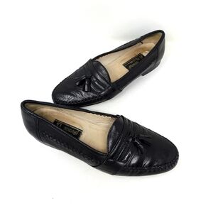 Men's ENNESI GOLD SLIP ON BLACK LOAFER WITH TASSELS. SIZE 10 MEDIUM.
